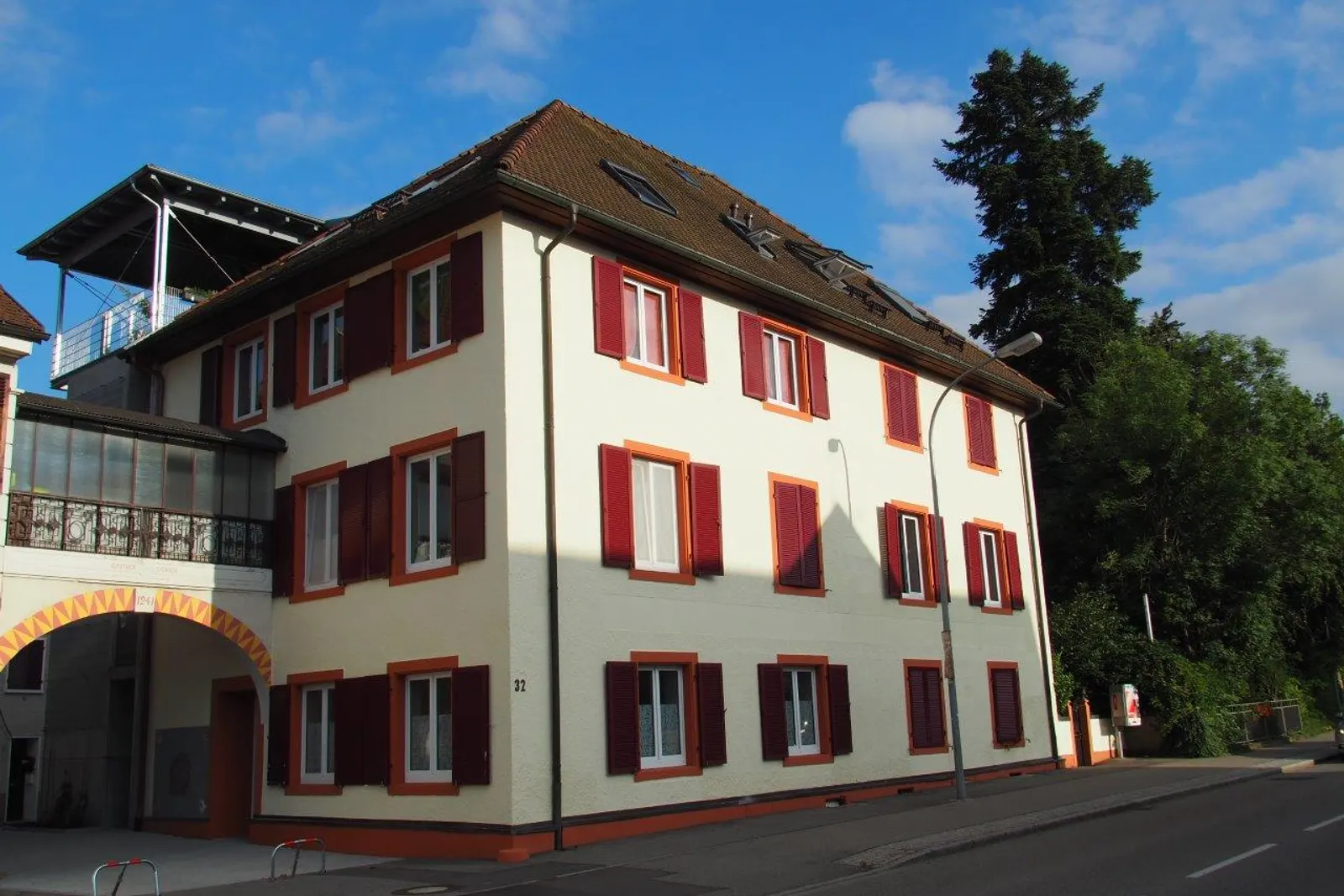 Kernsanierung Mehrfamilienhaus, 11 Wohneinheiten (Baujahr 1800)