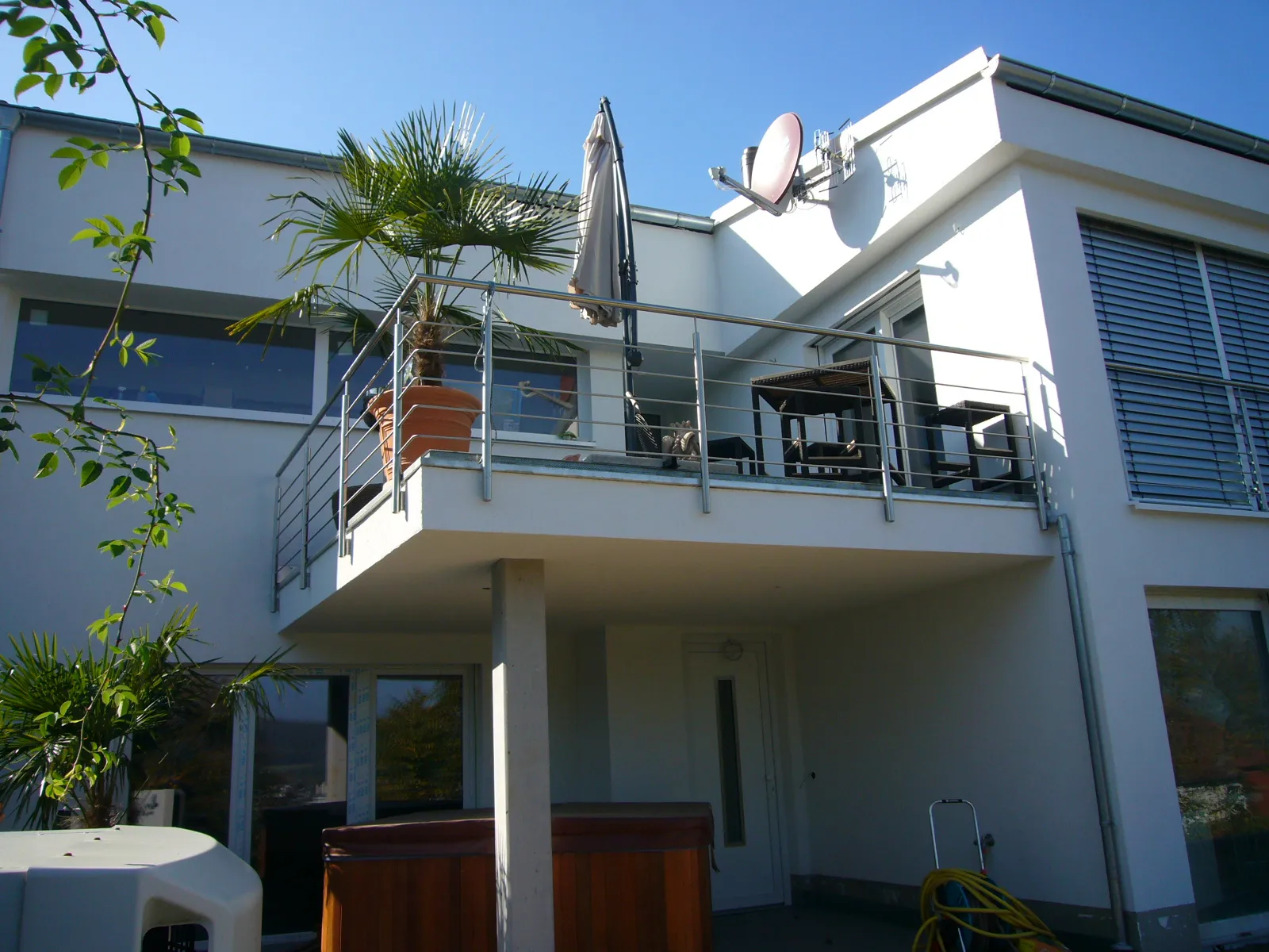 Komplette Umgestaltung Zweifamilienhaus – Ansicht 1