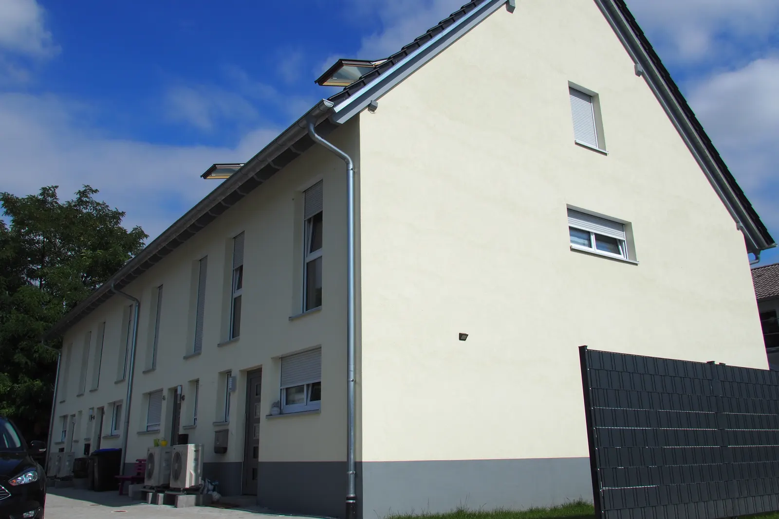 Neubau von 4 Reihenhäusern