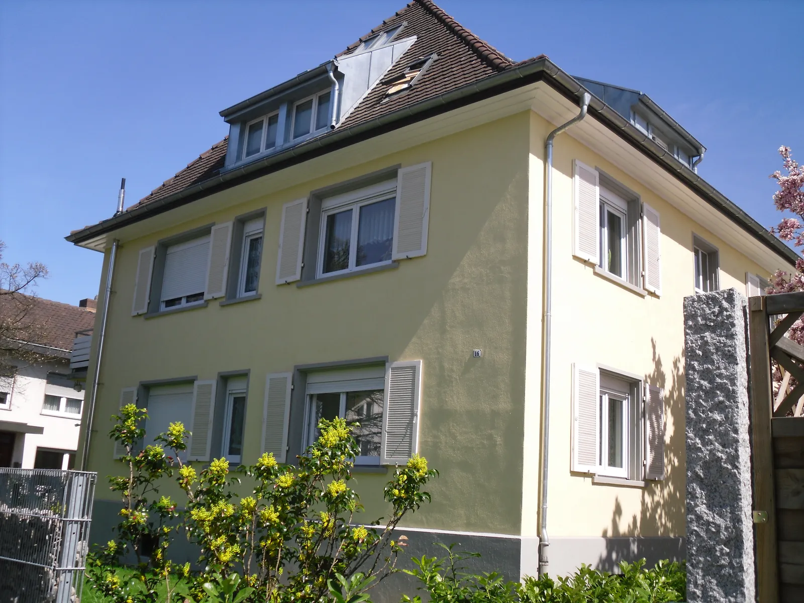 Kernsanierung Mehrfamilienhaus, 3 Wohneinheiten (Baujahr 1930) – Ansicht 1