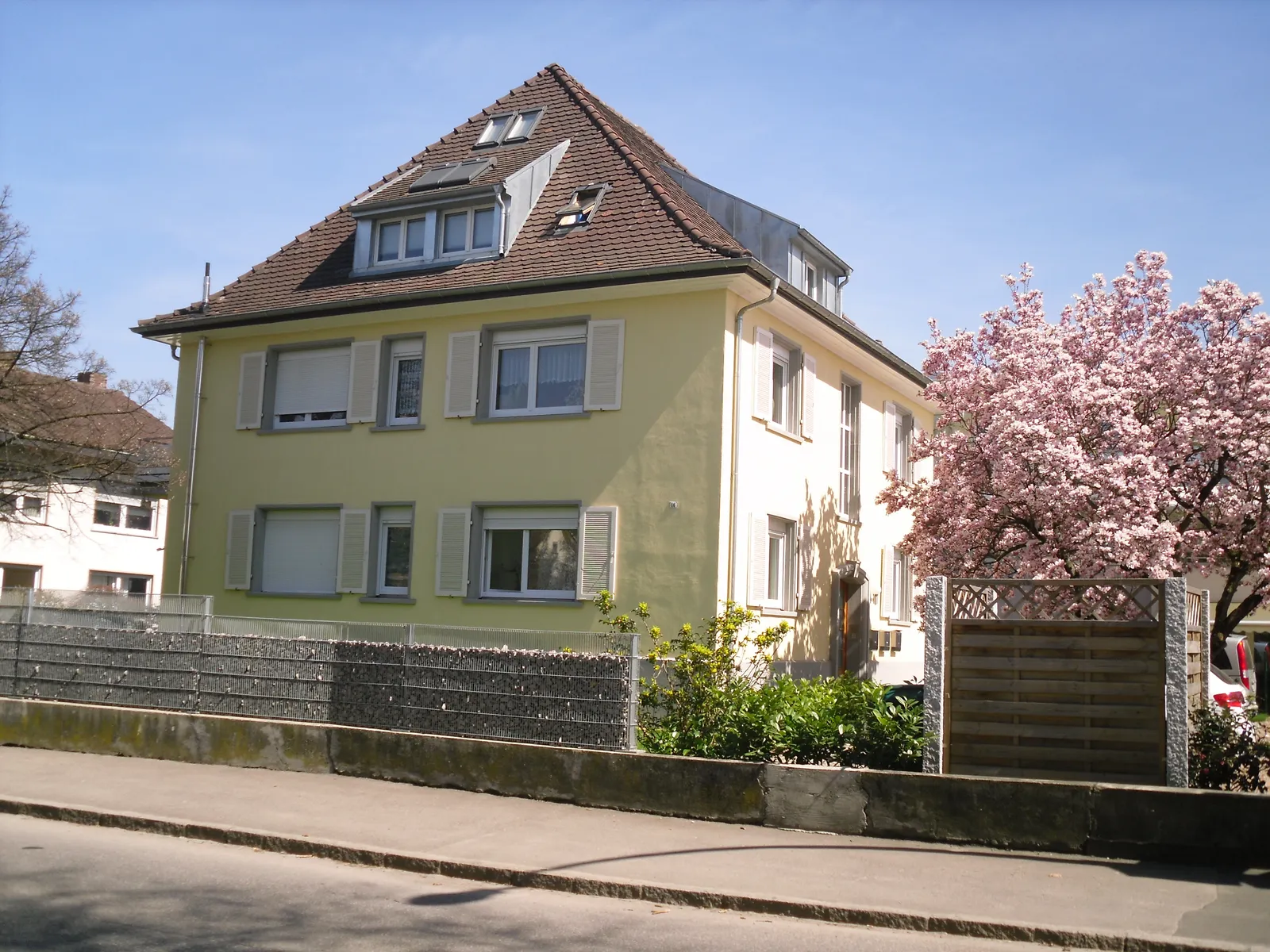 Kernsanierung Mehrfamilienhaus, 3 Wohneinheiten (Baujahr 1930) – Ansicht 2