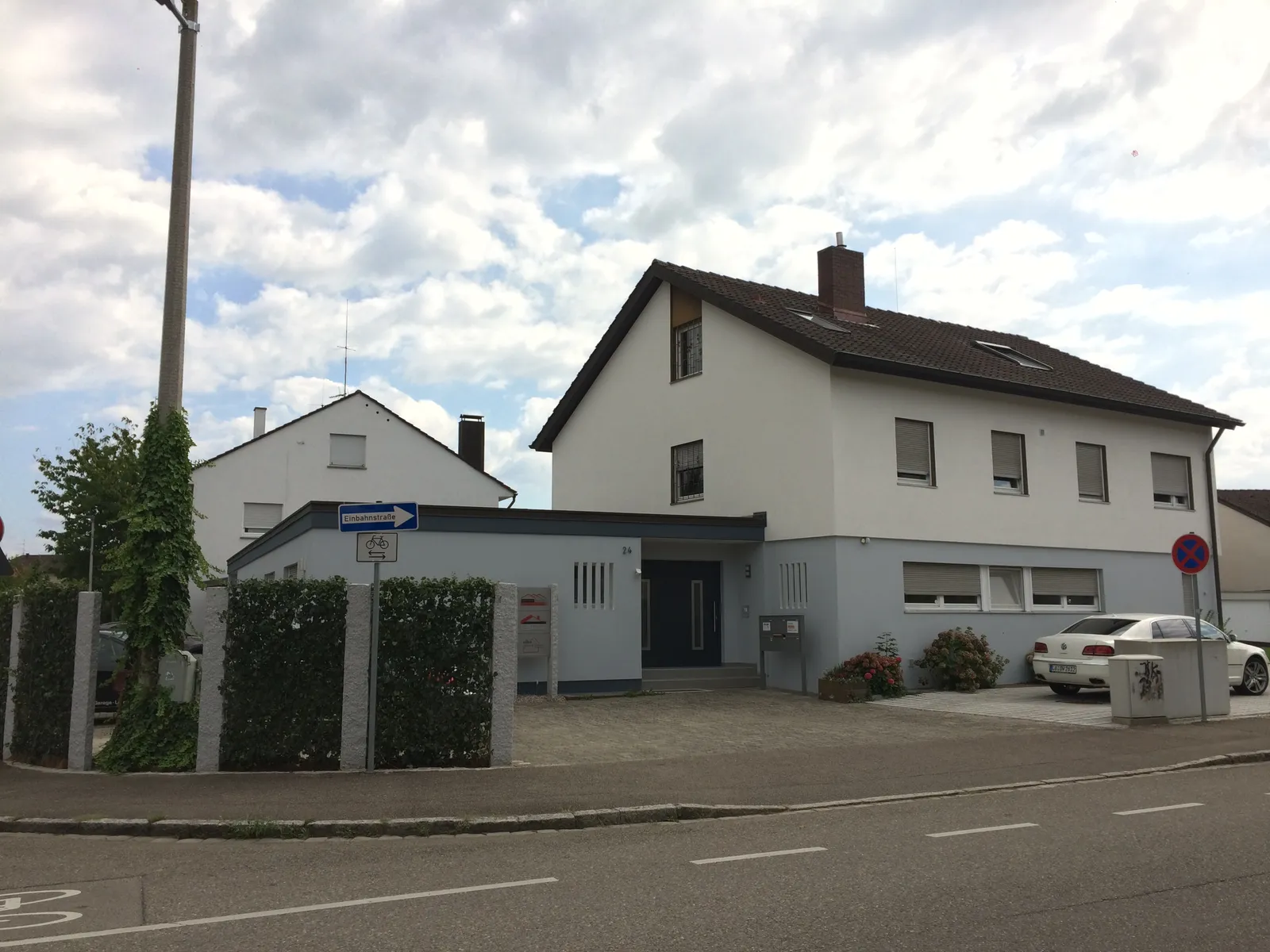 Kernsanierung Mehrfamilienhaus, 3 Wohneinheiten & Geschäftsräume – Ansicht 2